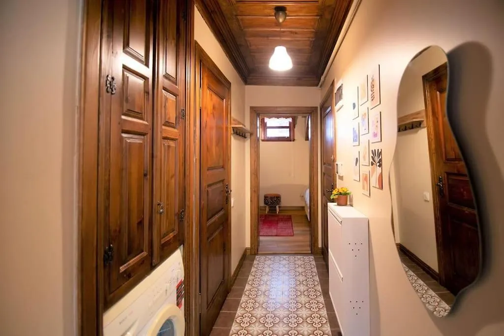 Cosy Wooden Aesthetic Flat In Besiktas Daire İstanbul